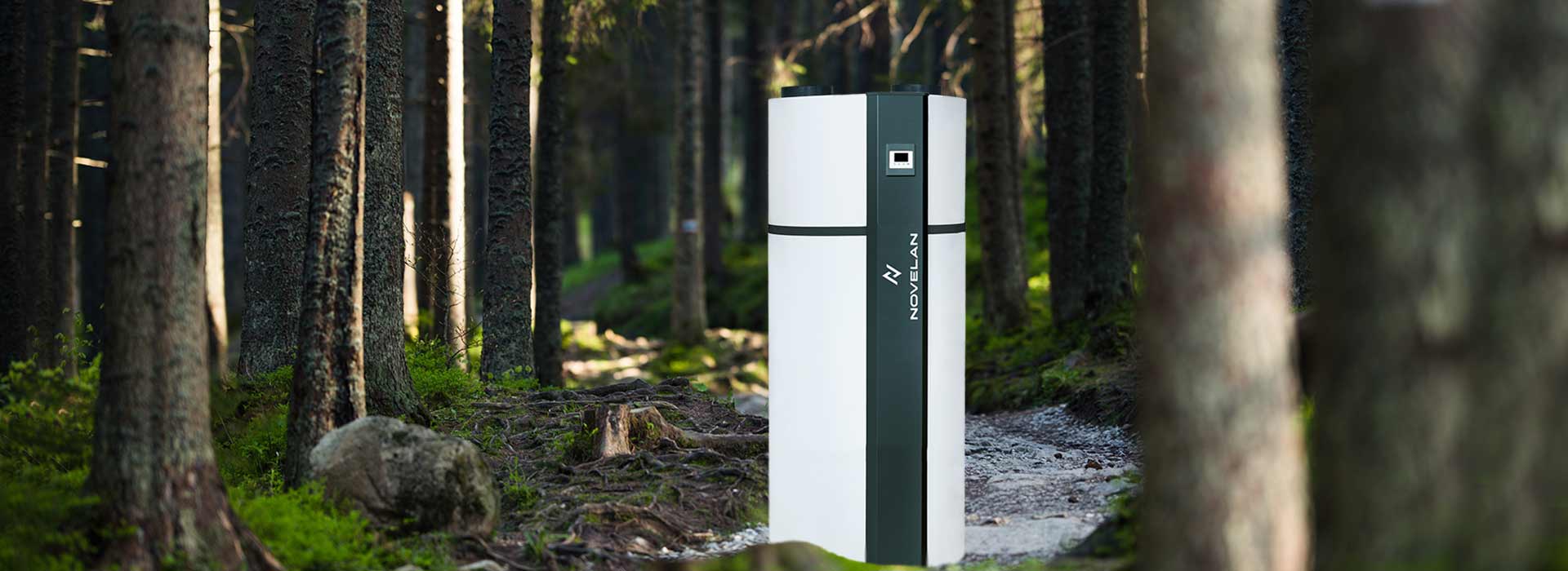Montage Brauchwarmwasserspeicher im Wald